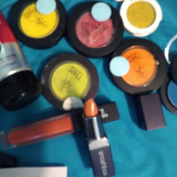 Lot of make up skin care products - Picture 9 of 9